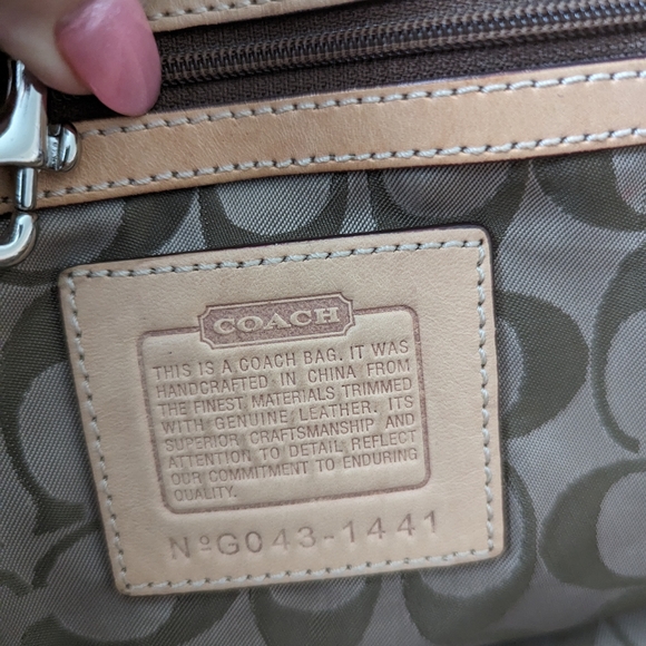 COACH WAVE PATCHWORK SIGNATURE HOBO HANDBAG - Picture 8 of 9